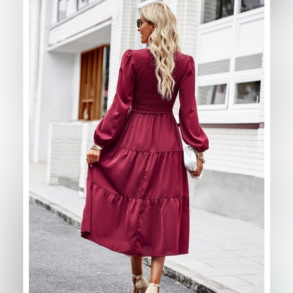 NEW Wine Red Smocked Bodice V Neckline Tiered A line Midi Dress Size Small - Picture 4 of 6